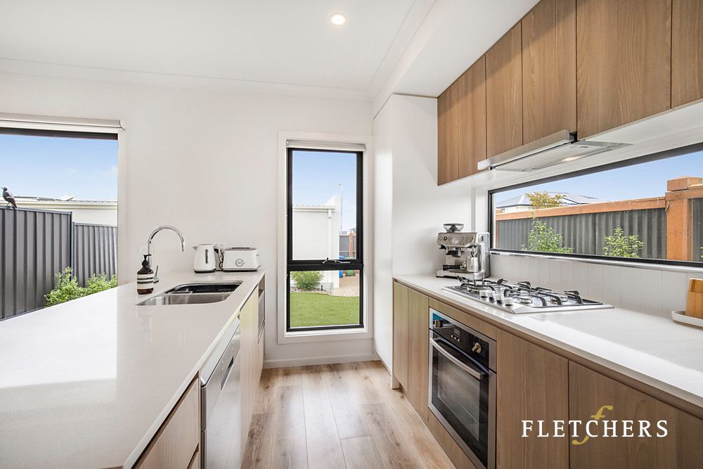 77 Soho Boulevard, Berwick VIC 3806 - Townhouse For Rent | Domain