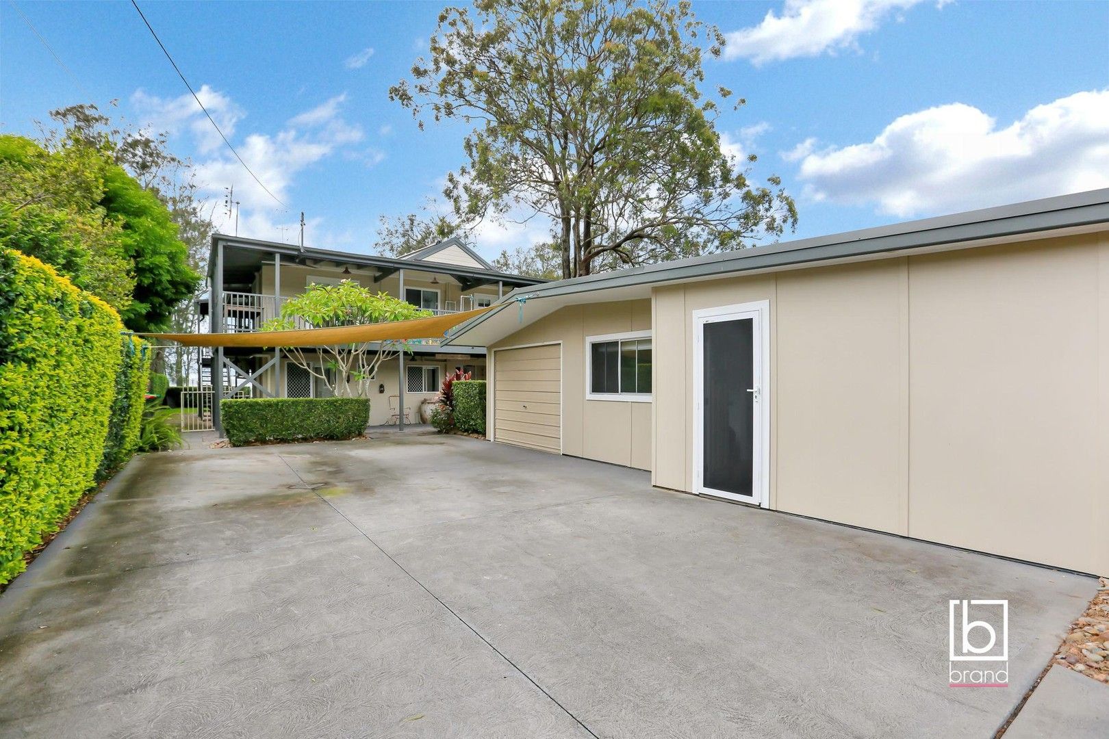 5 bedrooms House in 386 Tuggerawong Road TUGGERAWONG NSW, 2259