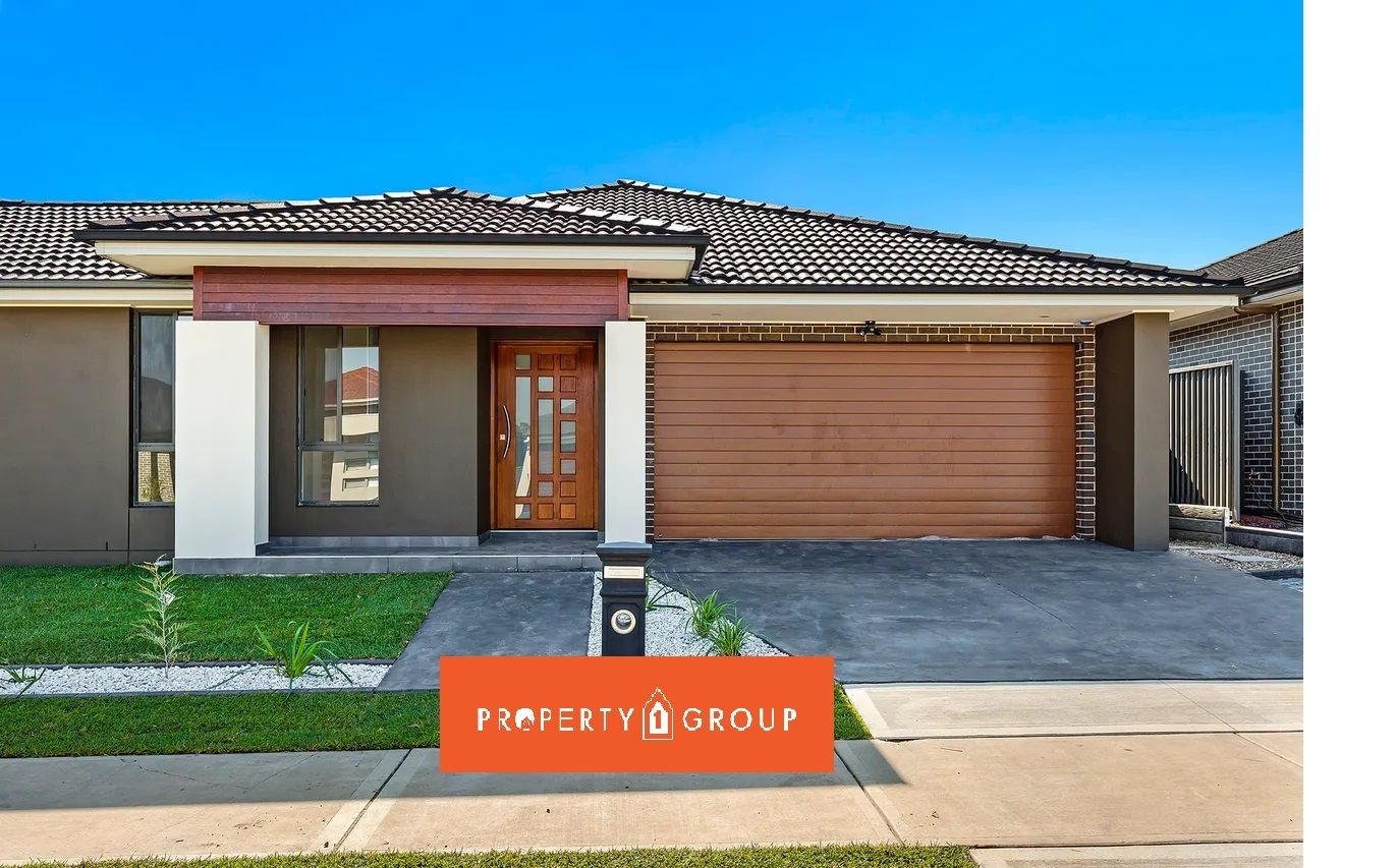 4 bedrooms House in 12 Leafy St JORDAN SPRINGS NSW, 2747