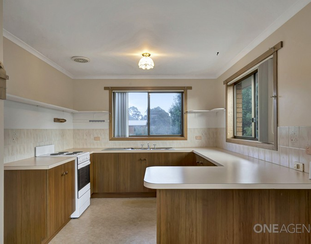 6 Commonwealth Court, Penguin TAS 7316