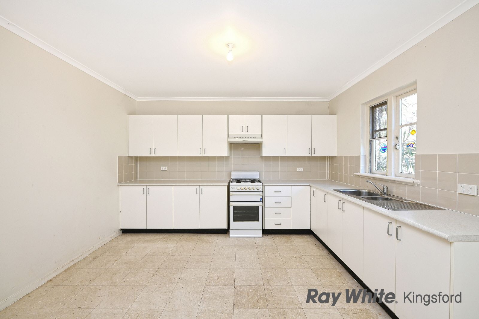 16 Cook Avenue, Daceyville NSW 2032, Image 2