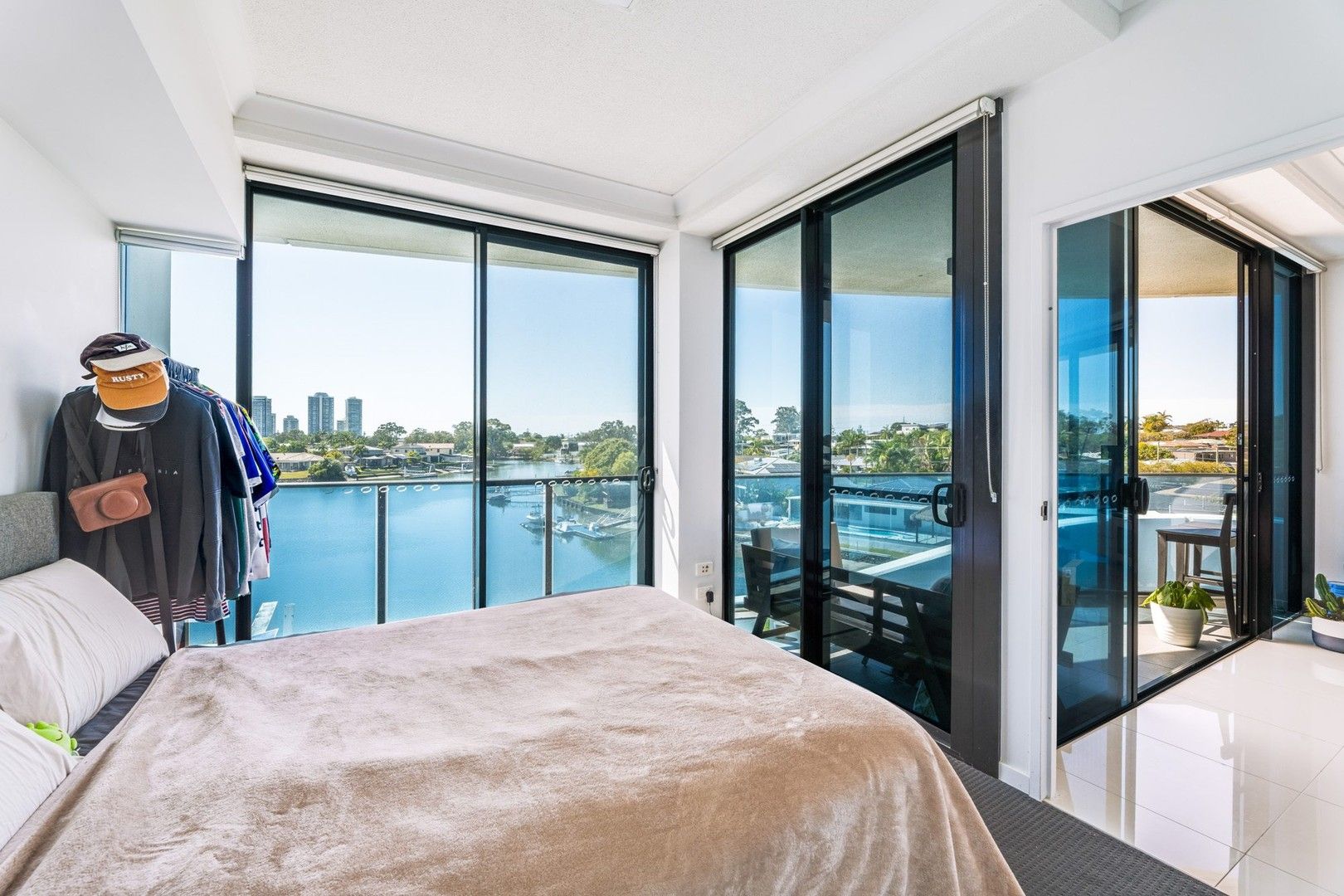 2205/5 Harbour Side Court, Biggera Waters QLD 4216, Image 0