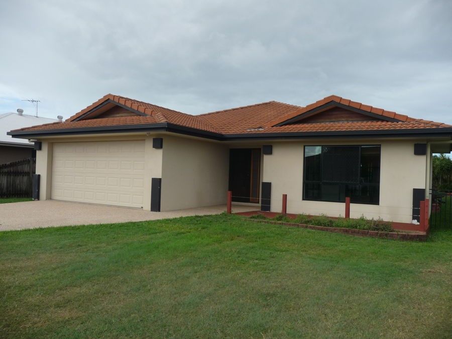 4 bedrooms House in 20 Royal Boulevard GLENELLA QLD, 4740