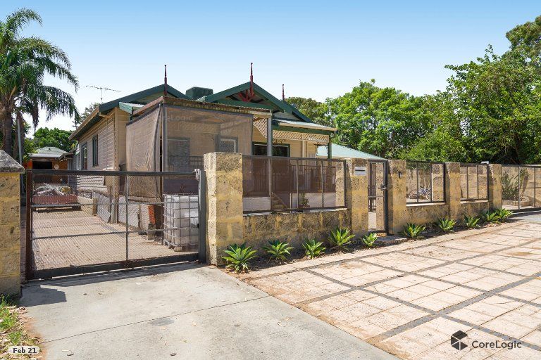 5 bedrooms House in 16 Ommanney Street HAMILTON HILL WA, 6163