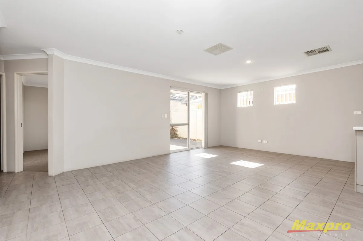 Freshly painted 3 Bedroom Family Home - View 6