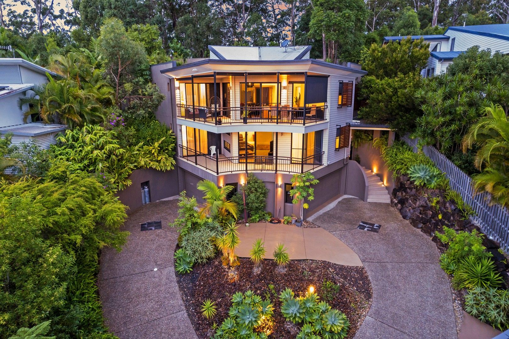 4 bedrooms House in 16 Kukulies Court CURRUMBIN WATERS QLD, 4223