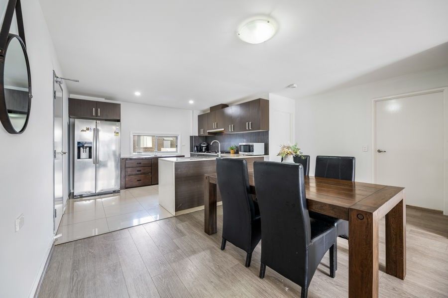 2 bedrooms Apartment / Unit / Flat in 201/5 Dunlop Avenue ROPES CROSSING NSW, 2760