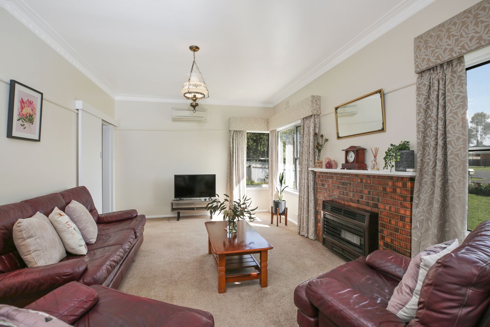 9 Parrott Street, Cobden VIC 3266, Image 2