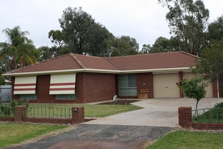 8 Brooks Crescent, DARLINGTON POINT NSW 2706, Image 0