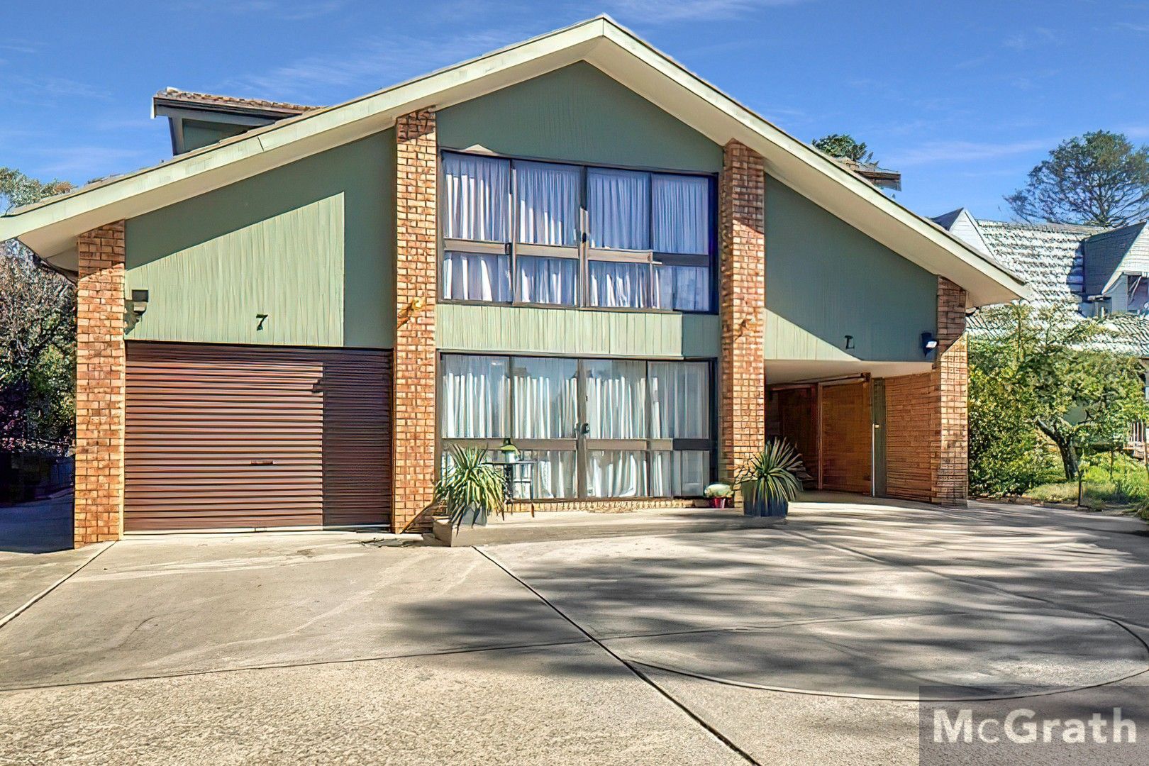 3 bedrooms Apartment / Unit / Flat in 1/7 Kiparra Drive BERRIDALE NSW, 2628
