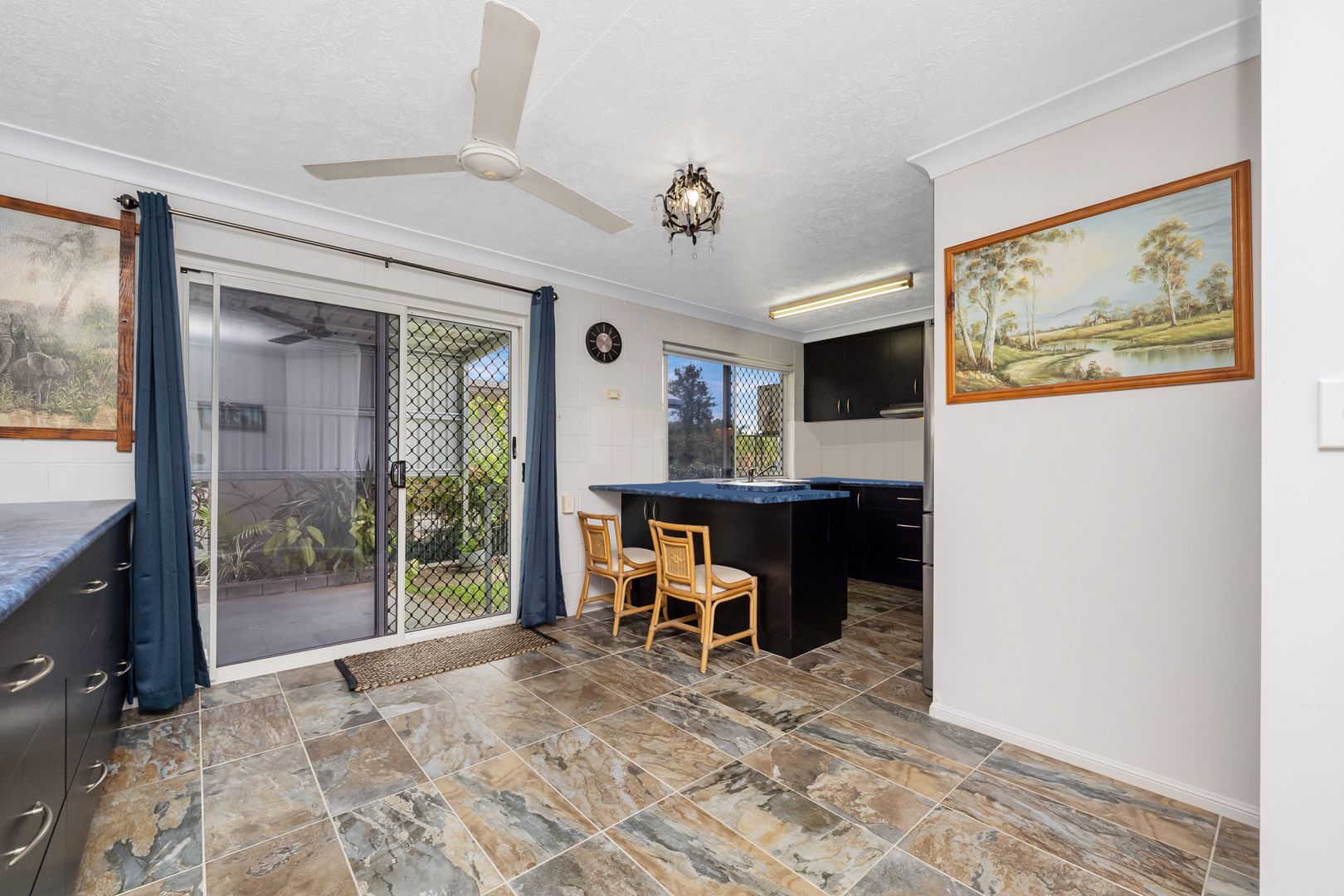 4 Virginia Court, Balgal Beach QLD 4816, Image 2