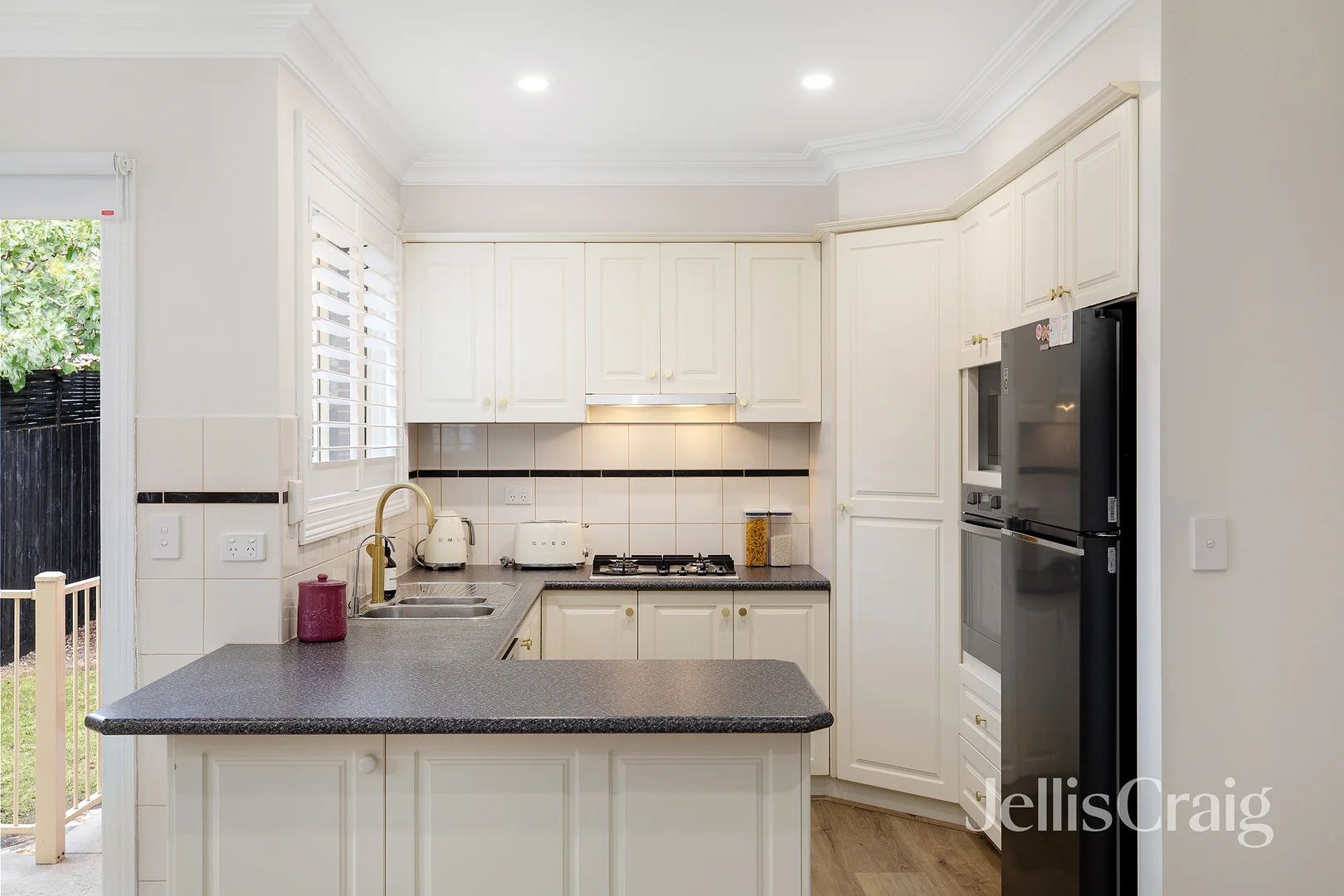 Additional image 2 of 2/219 Waterdale Road, Ivanhoe VIC 3079