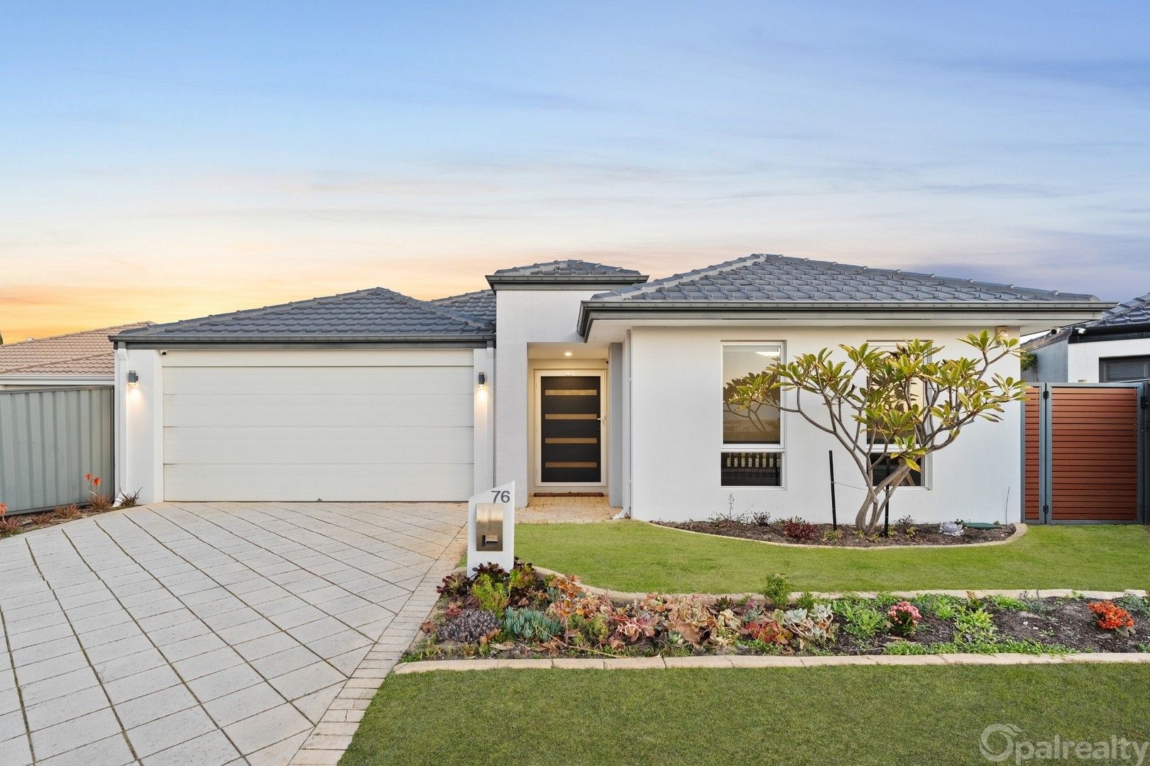 4 bedrooms House in 76 Oasis Drive SECRET HARBOUR WA, 6173