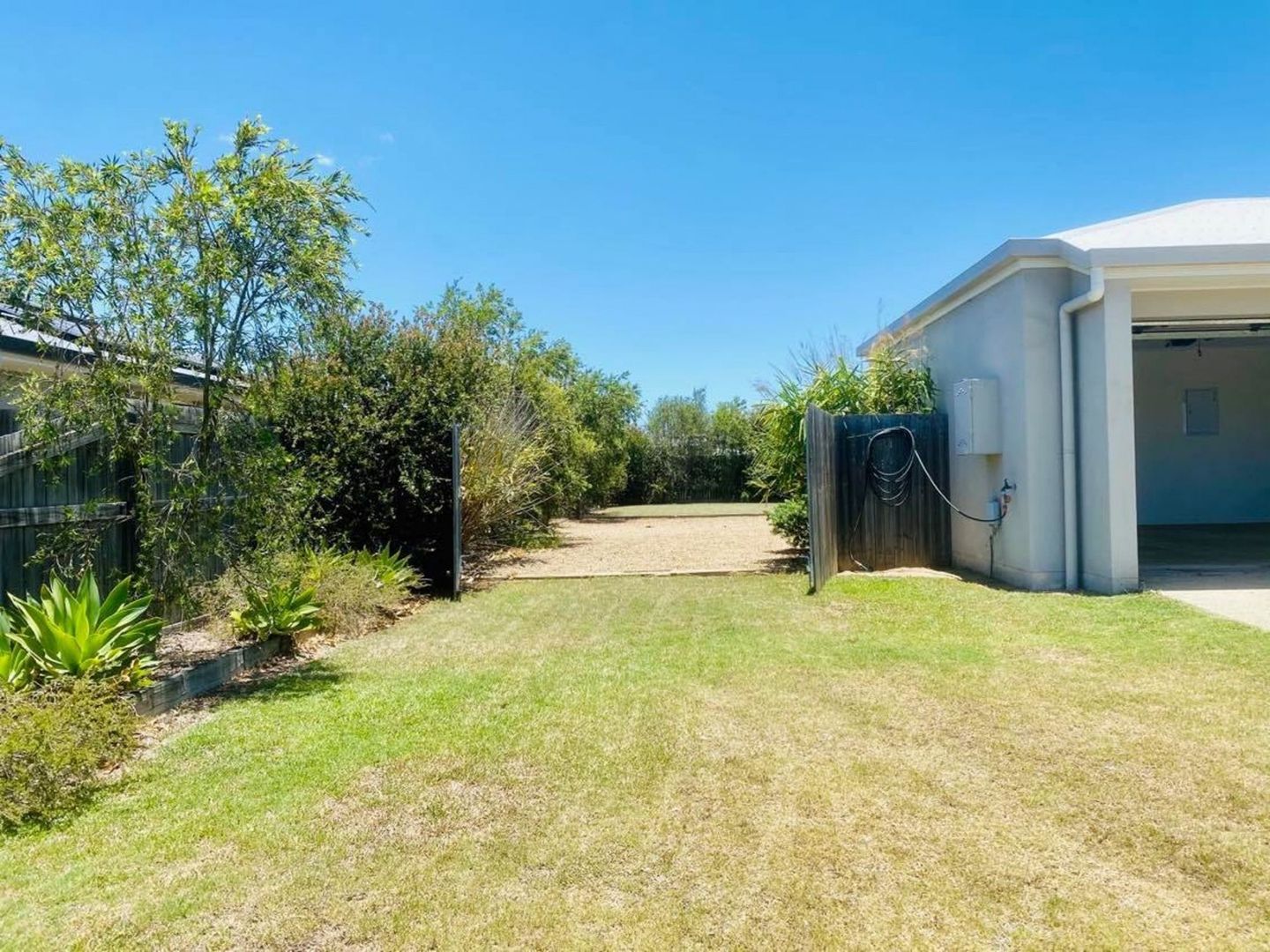 10 Patricia Circuit, Mirani QLD 4754, Image 2