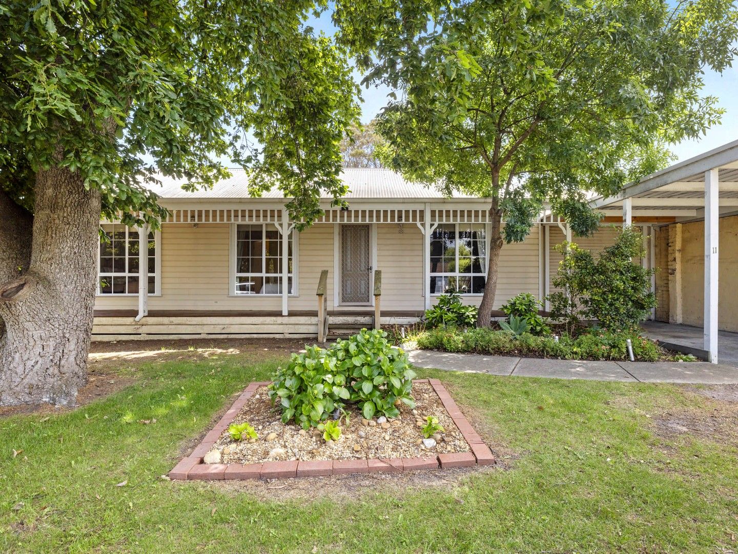 3 bedrooms House in 11 Oakland Street MORNINGTON VIC, 3931