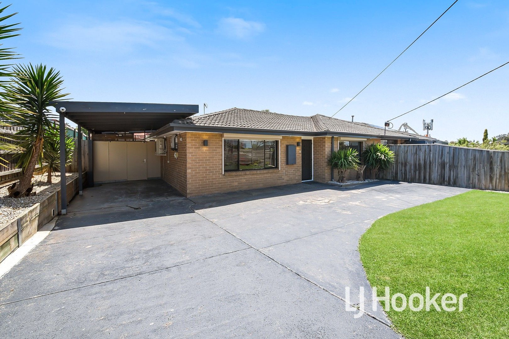 3 bedrooms Apartment / Unit / Flat in 1/50 Kidds Road DOVETON VIC, 3177