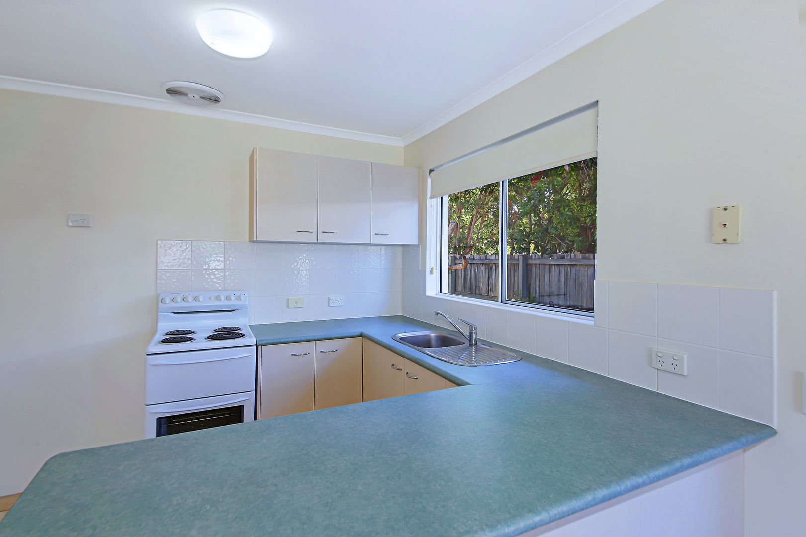 2/11 Pearl St, Cooroy QLD 4563, Image 2