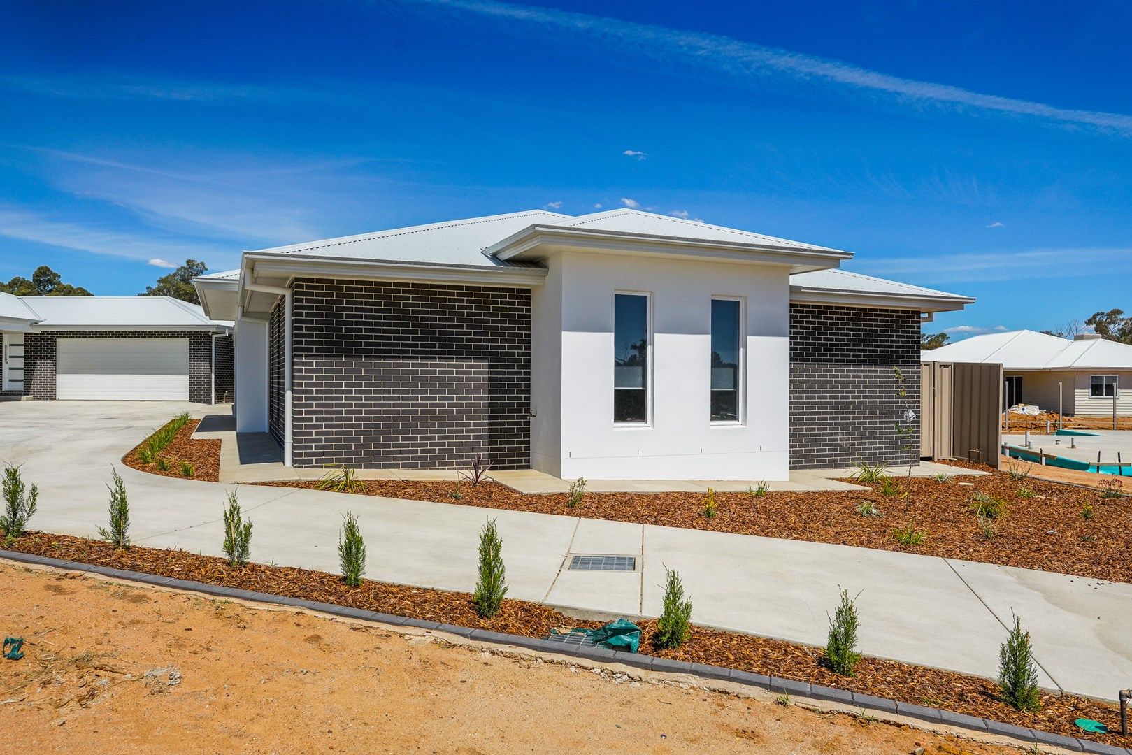 1/8 Wylie Court, Boorooma NSW 2650, Image 0