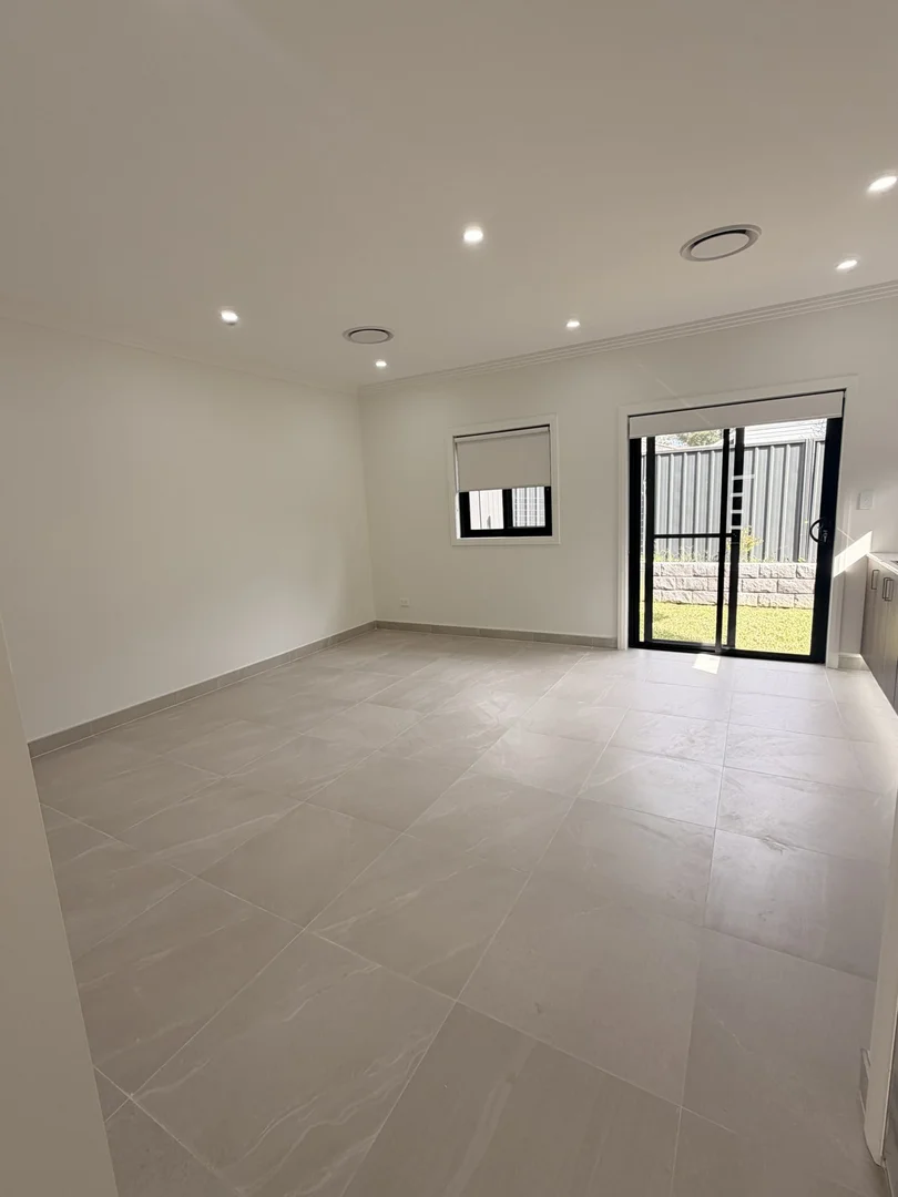 Additional image 5 of 7/49-51 College Street, Cambridge Park NSW 2747