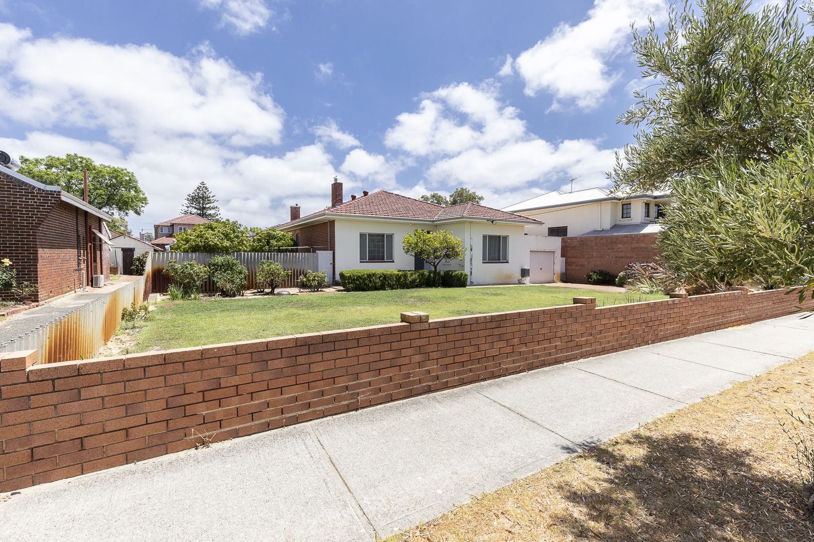 113 Fairfield Street, Mount Hawthorn WA 6016, Image 2