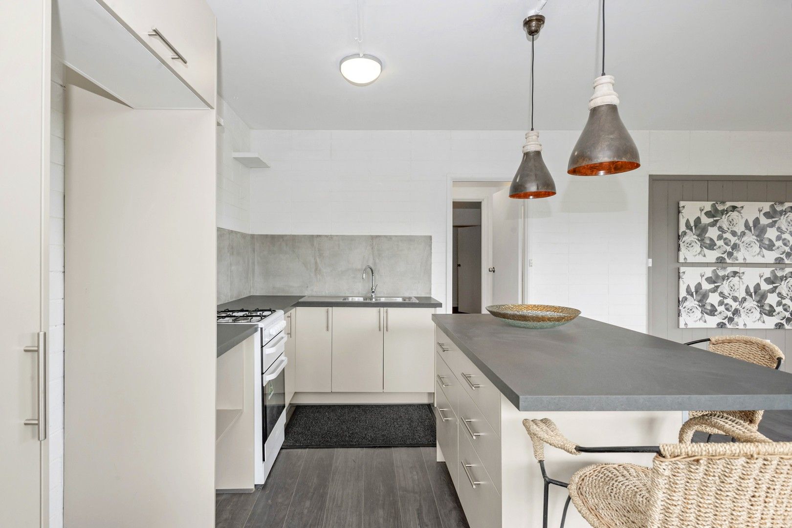 2 bedrooms Apartment / Unit / Flat in 16A Nepean Highway DROMANA VIC, 3936