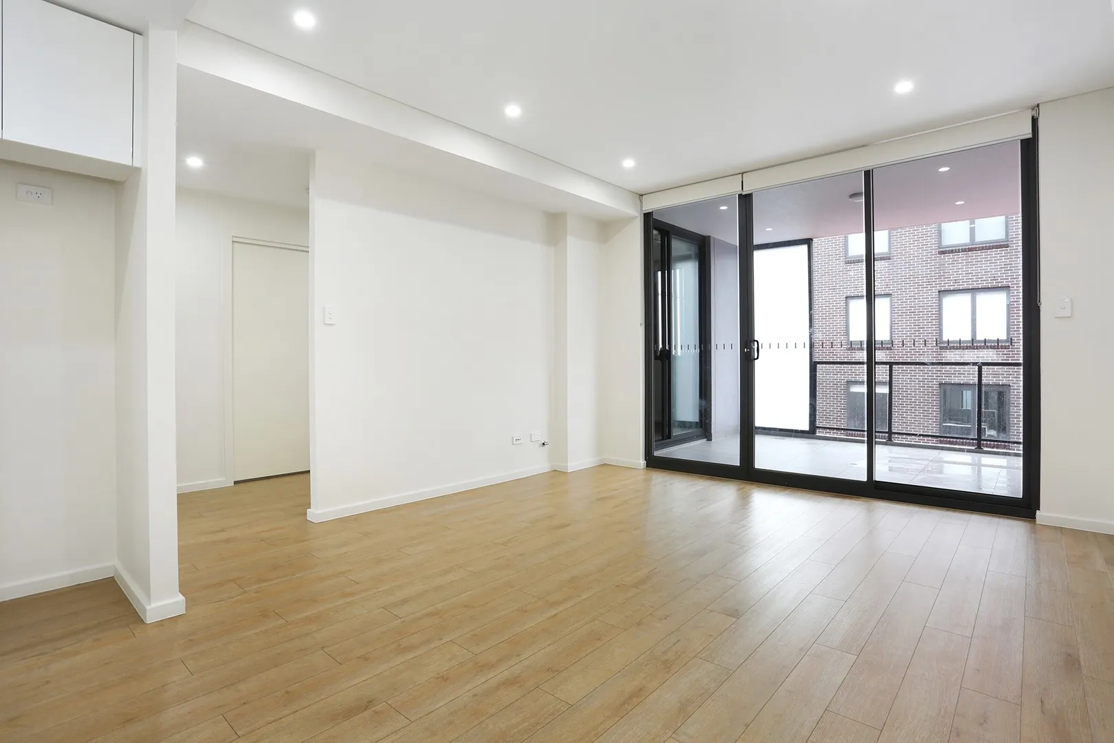 Well Presented near new apartment in the heart of Canterbury, Canterbury