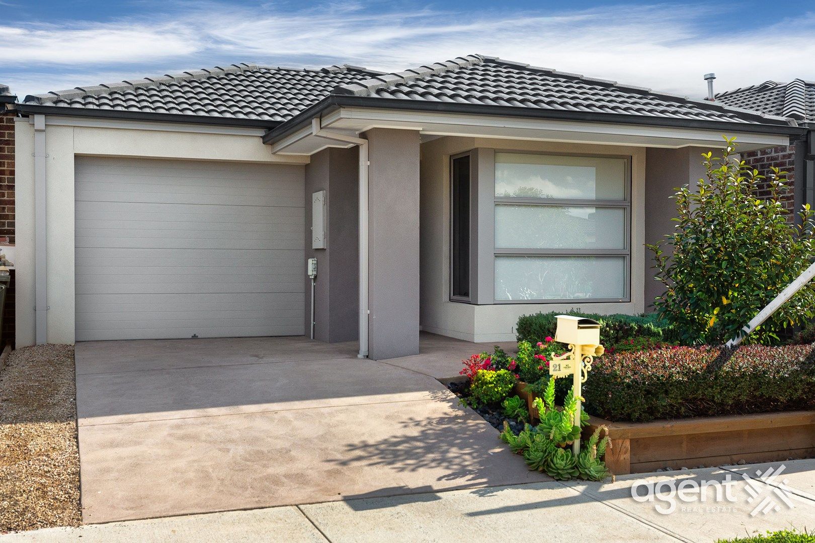 3 bedrooms House in 21 Mallard Avenue OFFICER VIC, 3809