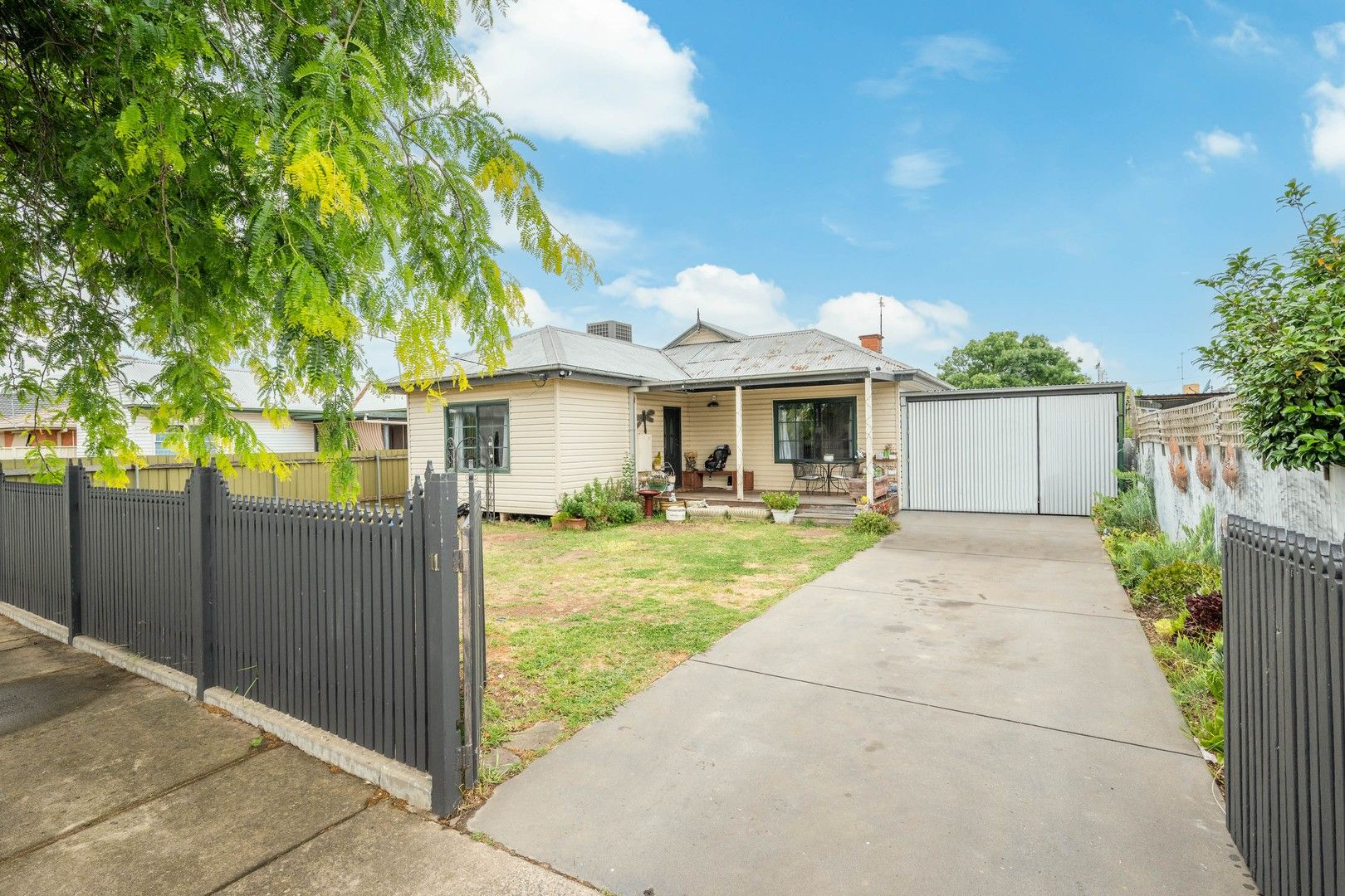 3 bedrooms House in 11 Newlyn Street SHEPPARTON VIC, 3630