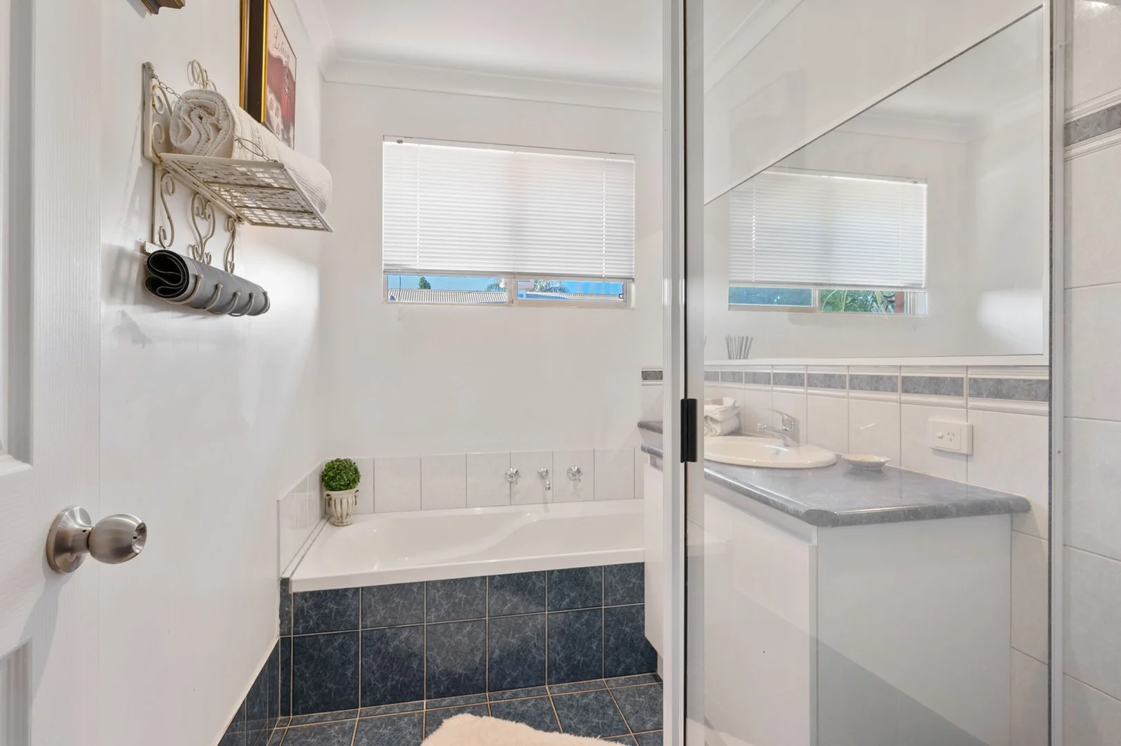 Additional image 15 of 6 Tindals Crescent, Hannans WA 6430