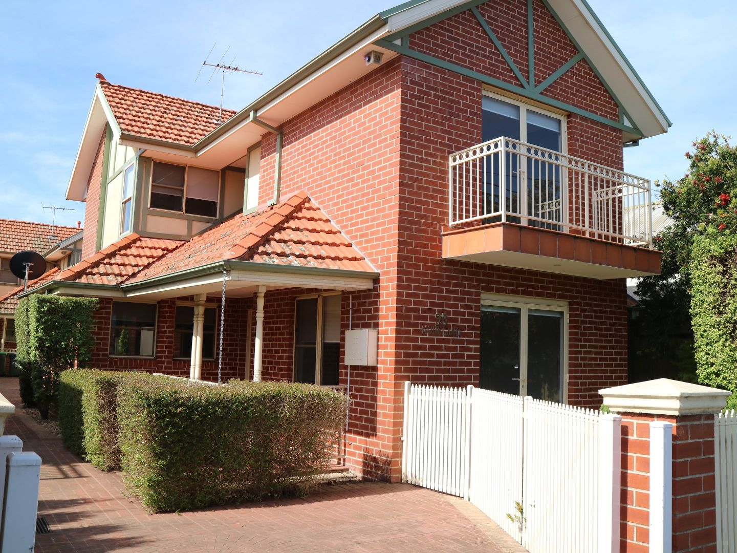 1/95 Moreland Road, Coburg Property History & Address Research Domain
