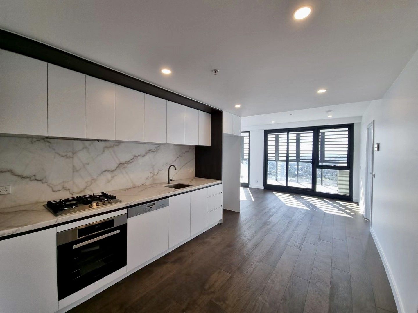 3 bedrooms Apartment / Unit / Flat in 2902/828 Whitehorse Road BOX HILL VIC, 3128