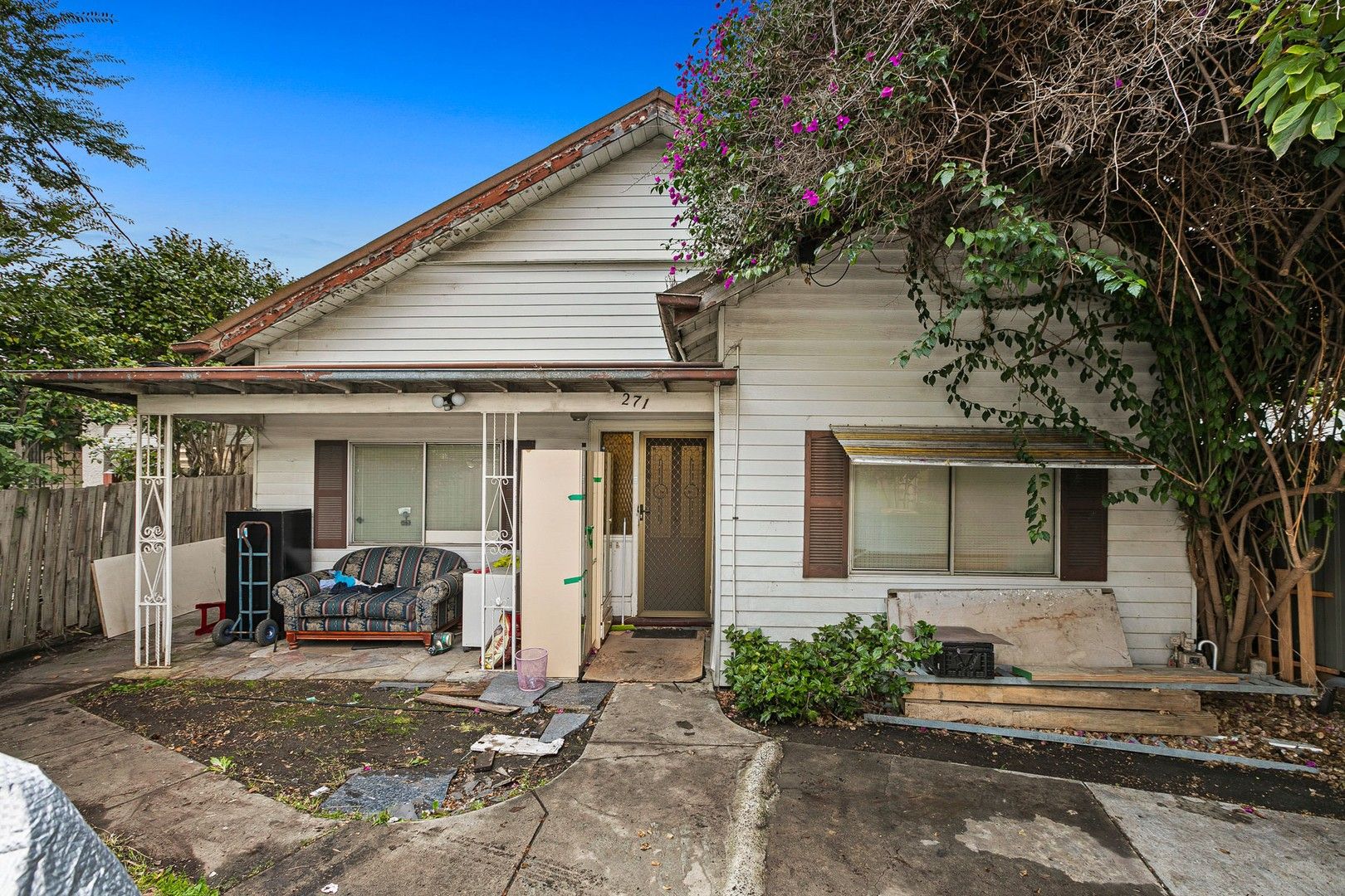 4 bedrooms House in 271 Ballarat Road FOOTSCRAY VIC, 3011