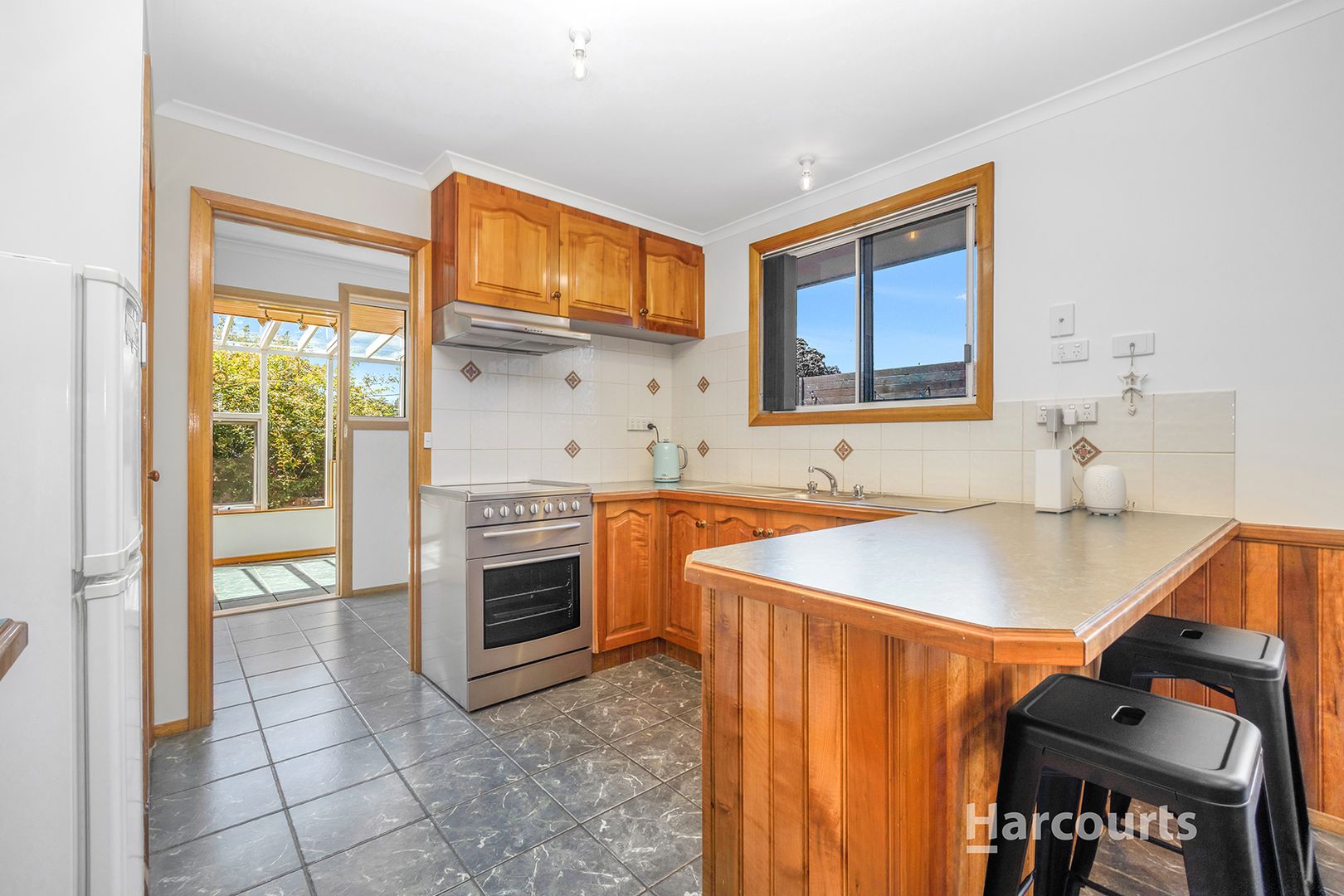 9 South Road, Penguin TAS 7316, Image 1