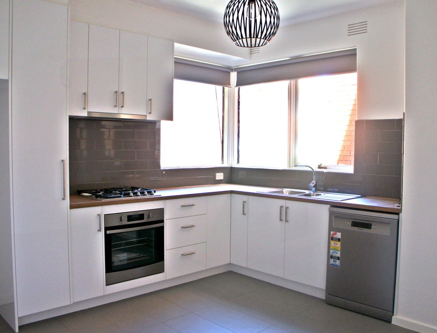 2 bedrooms Apartment / Unit / Flat in 10/12 Kensington Road SOUTH YARRA VIC, 3141
