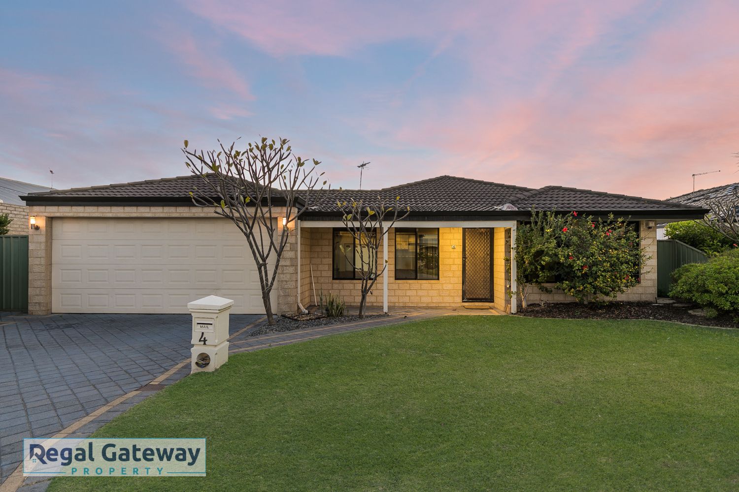 4 Calder Way, Atwell WA 6164