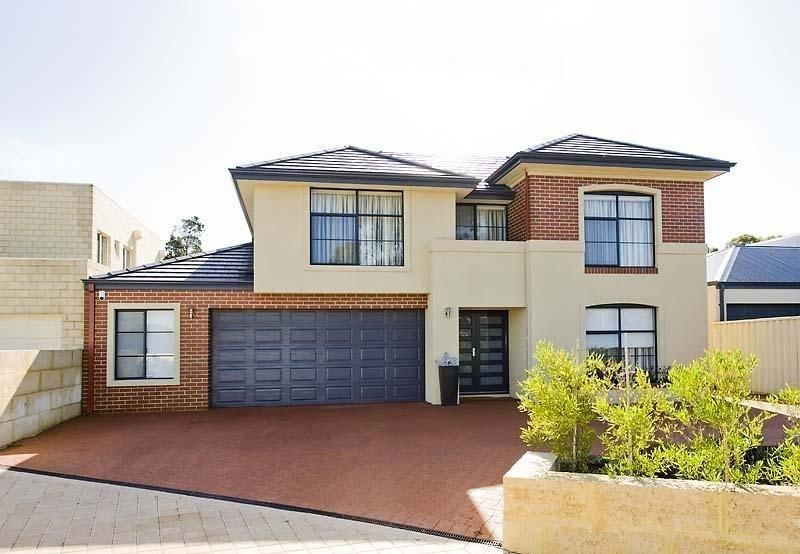 4 bedrooms House in 13 Pawlett Way KARRINYUP WA, 6018