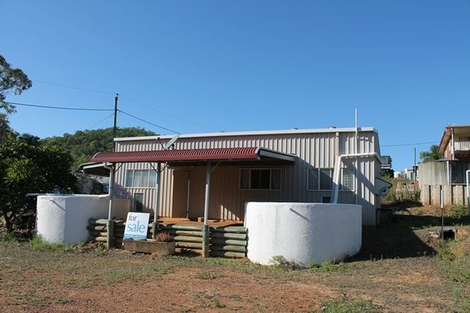 Picture of 2 Poincianna Avenue, STANAGE QLD 4702