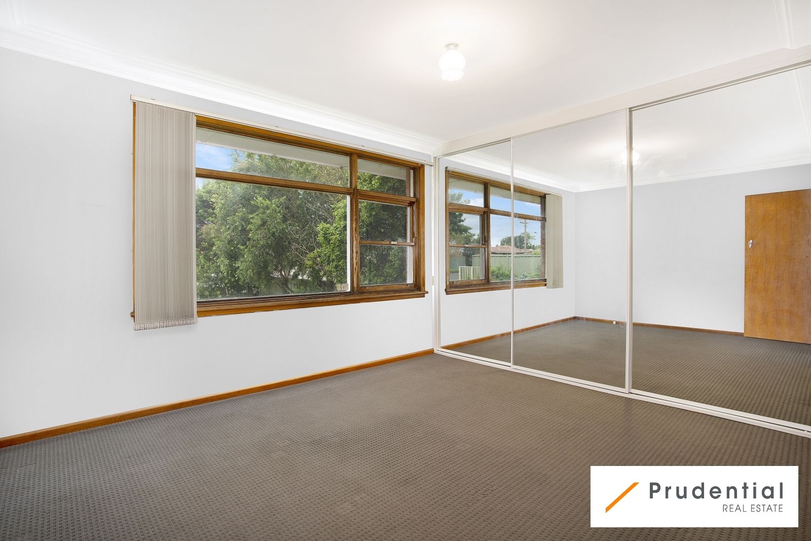 22 Edgar Street, Macquarie Fields NSW 2564, Image 2