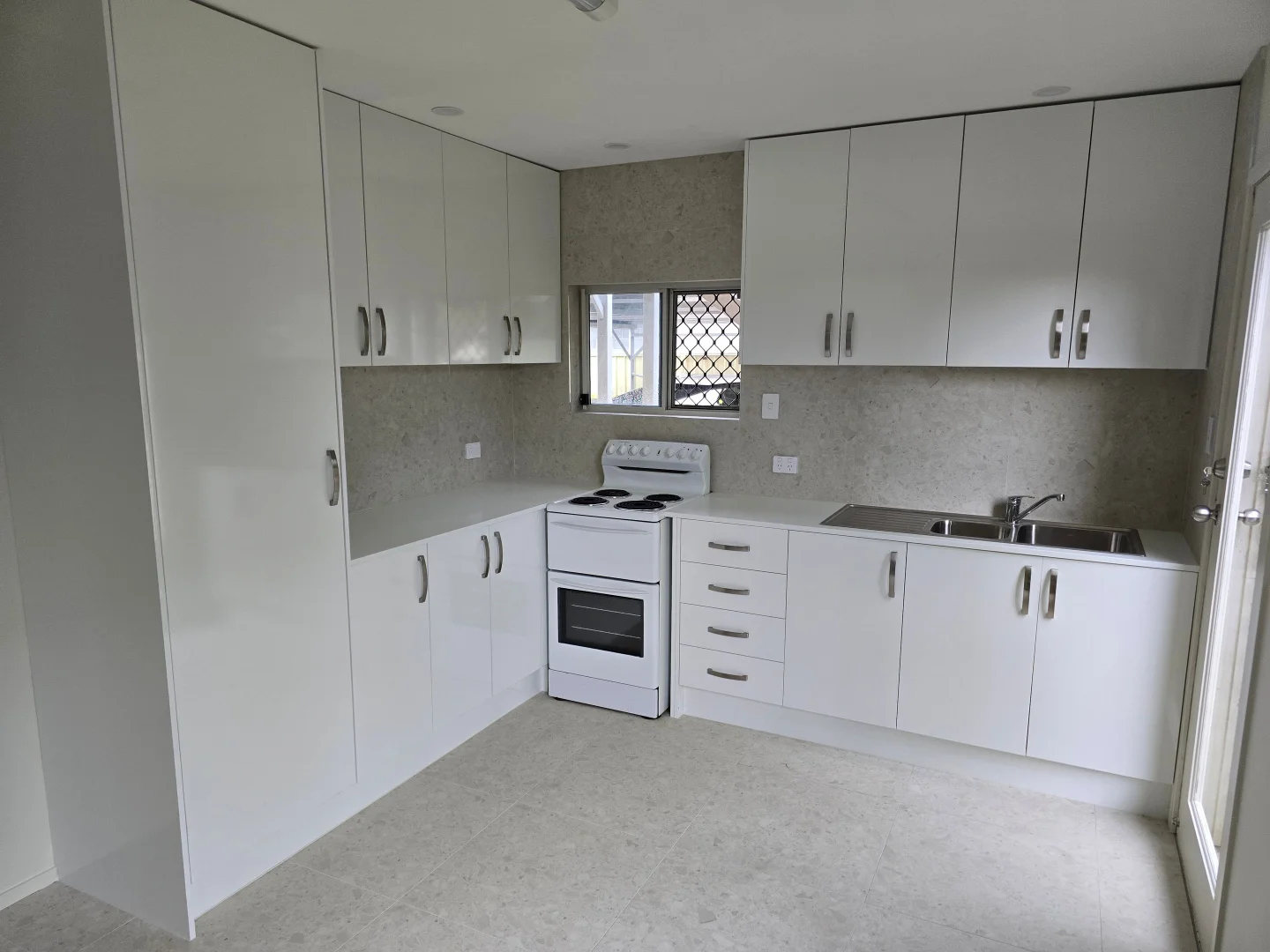 Additional image 4 of 4/46 Monaco Street, Broadbeach Waters QLD 4218