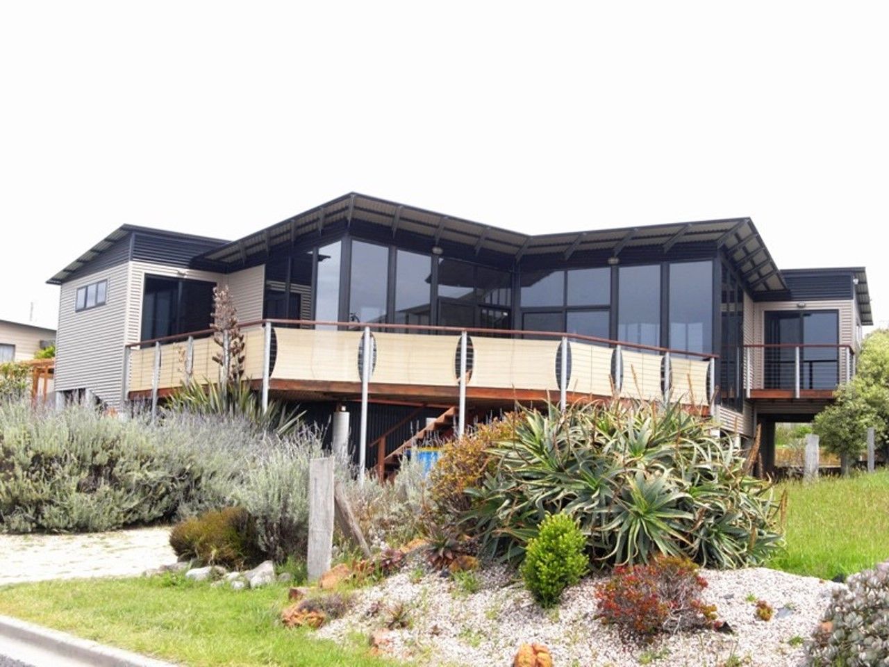 3 bedrooms House in 7 Bel Air Crescent BEAUMARIS TAS, 7215