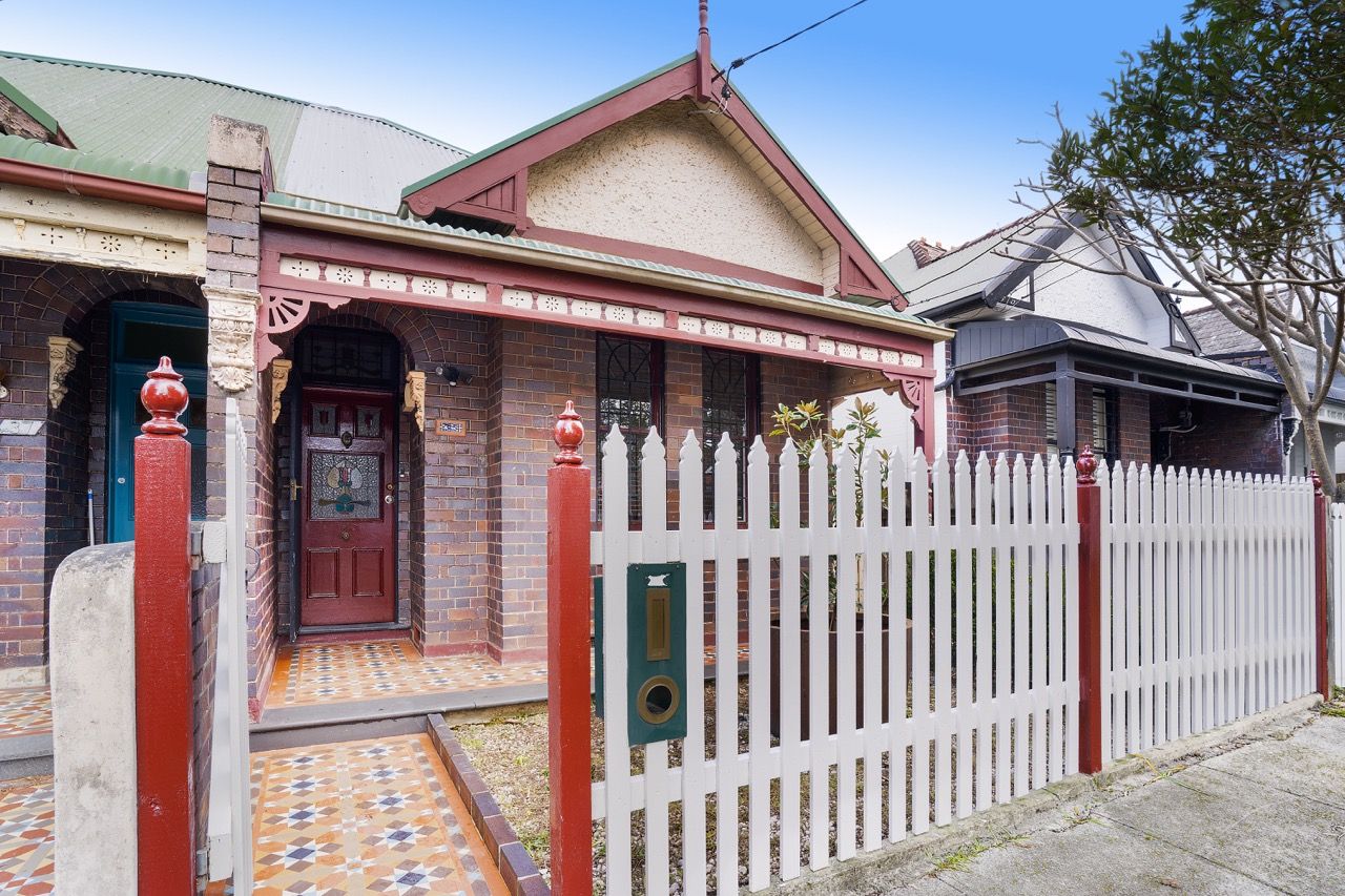 3 bedrooms House in 35 Charlecot Street DULWICH HILL NSW, 2203