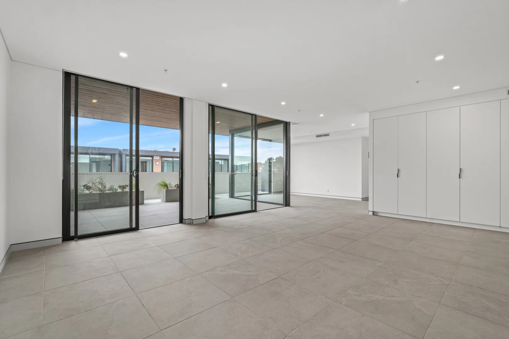 Additional image 4 of 402/179 Albany Street, Point Frederick NSW 2250