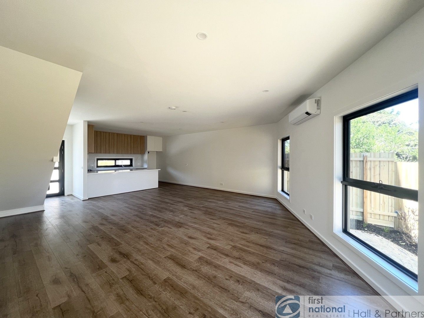 2 bedrooms Townhouse in 3/15 Channelle Close HAMPTON PARK VIC, 3976