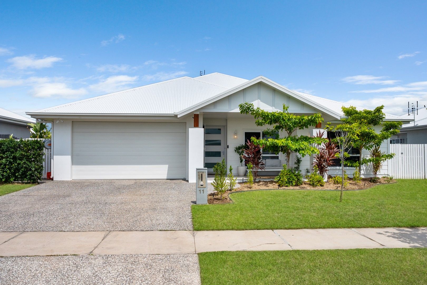 4 bedrooms House in 11 Sola Street BURDELL QLD, 4818