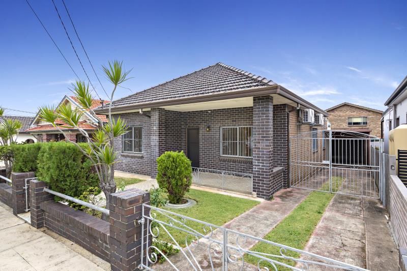 3 bedrooms House in 12 Clare Cres RUSSELL LEA NSW, 2046