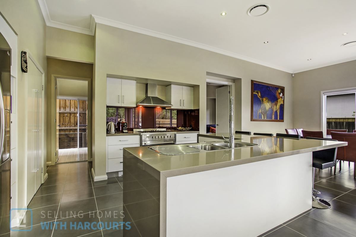 1 Eaglewood Gardens, Beaumont Hills NSW 2155, Image 2