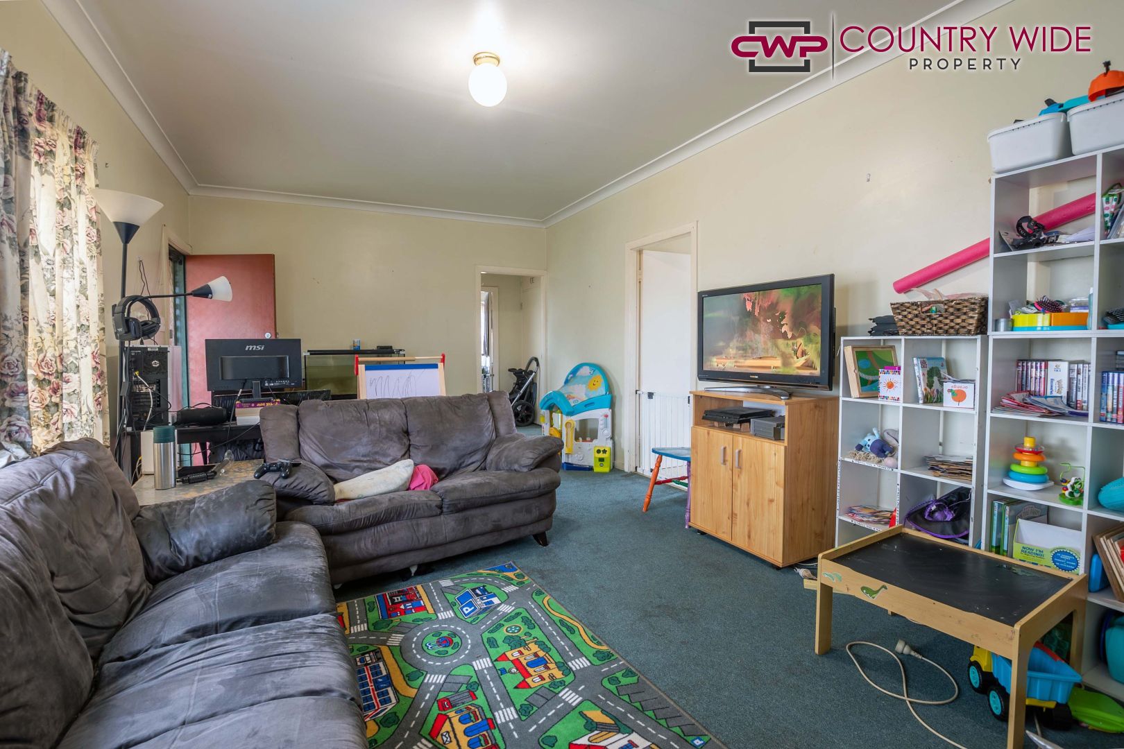 37 Lewis Street, Glen Innes NSW 2370, Image 2