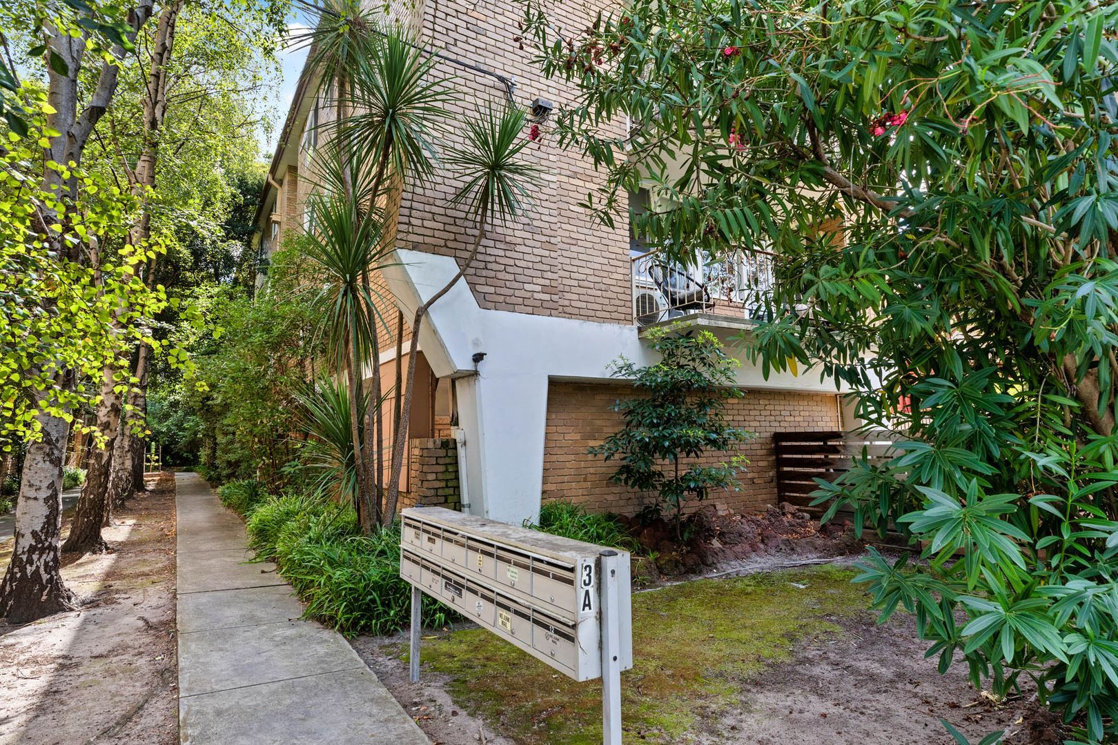 1 bedrooms Apartment / Unit / Flat in 7/3A Hughenden Road ST KILDA EAST VIC, 3183