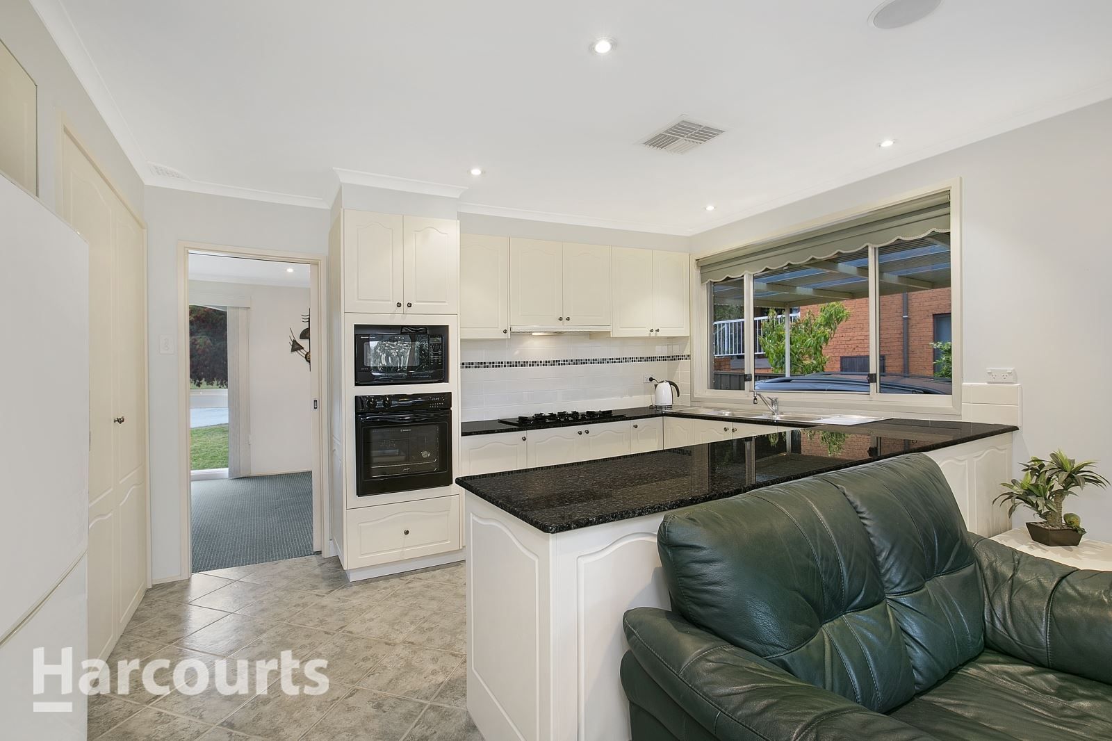 5 Morar Place, St Andrews NSW 2566, Image 2