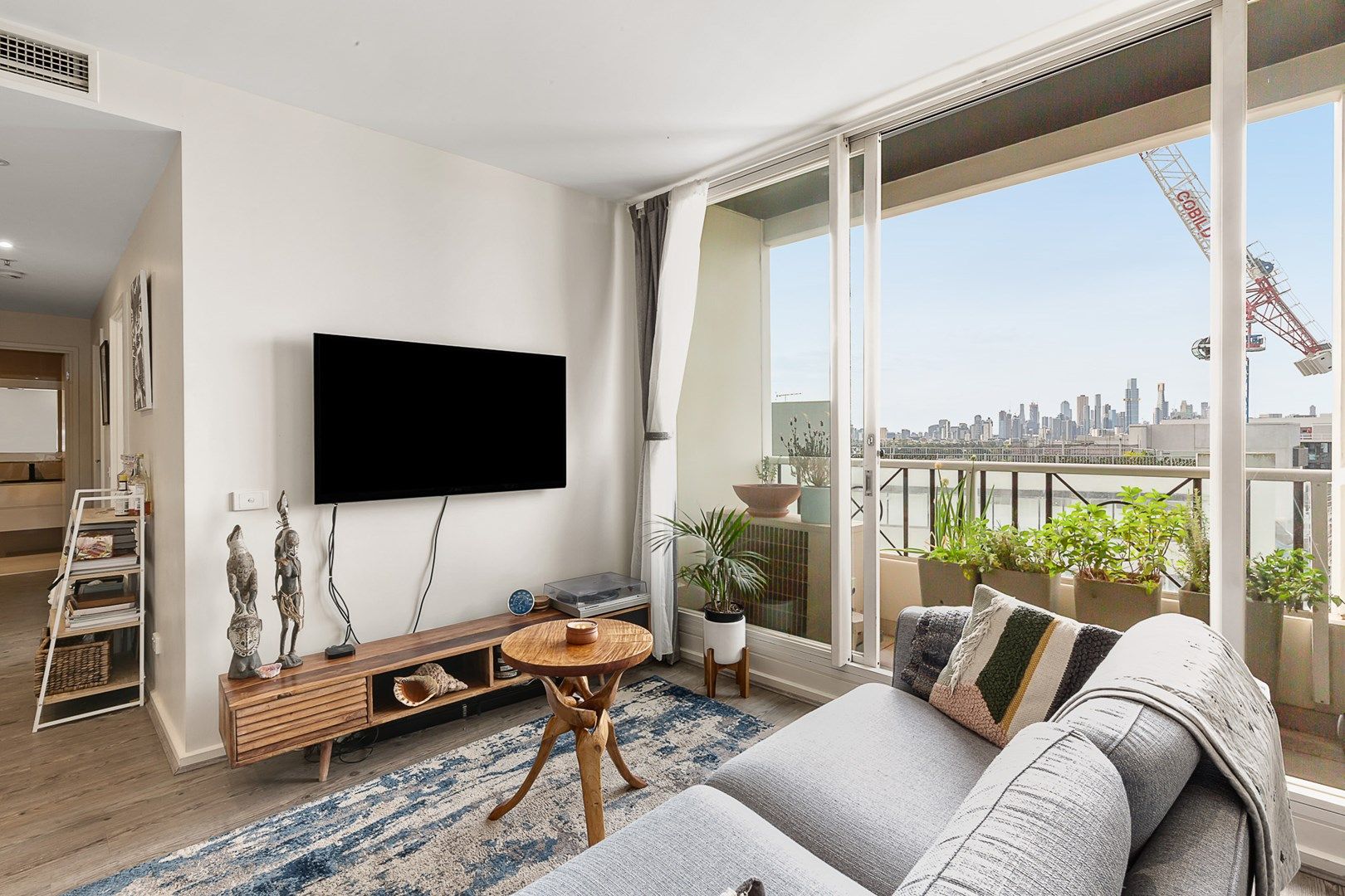 2 bedrooms Apartment / Unit / Flat in 1402/82 Queens Rd MELBOURNE VIC, 3004